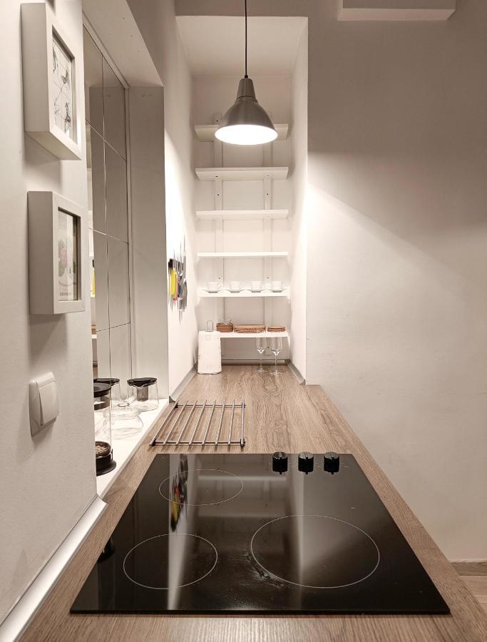Newly Refurbished Apartment In The City Center Sofia Buitenkant foto